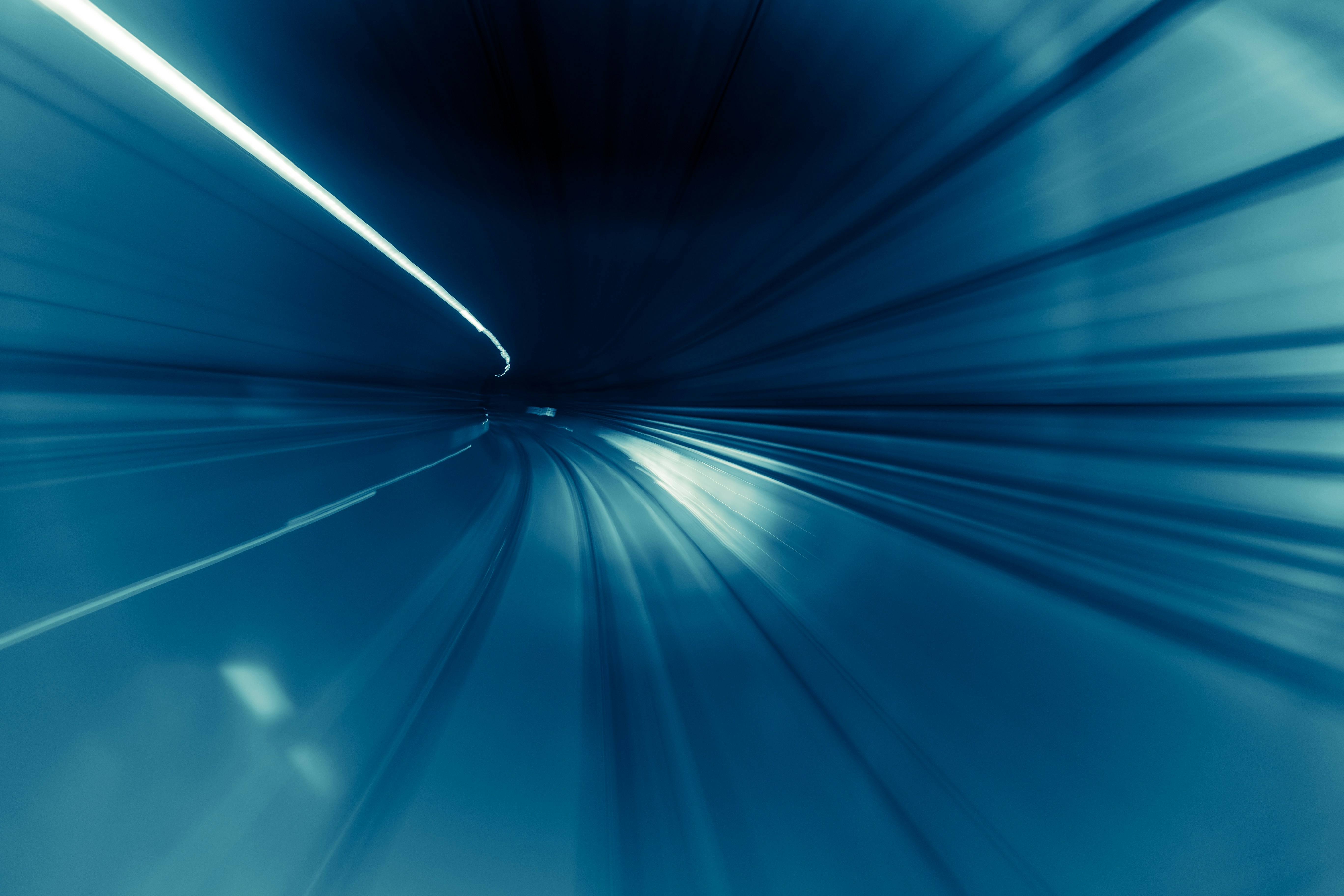 How AI Accelerates Data Analysis without Replacing Analysts